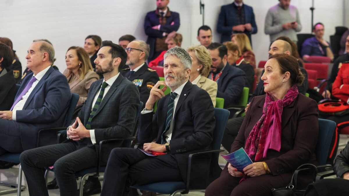 (I-D) El director general de la Policía, Francisco Pardo Piqueras; el ecretario de Estado de Seguridad, Rafael Pérez y el ministro del Interior, Fernando Grande-Marlaska, durante la inauguración de las III Jornadas sobre Mujer, Igualdad y Seguridad