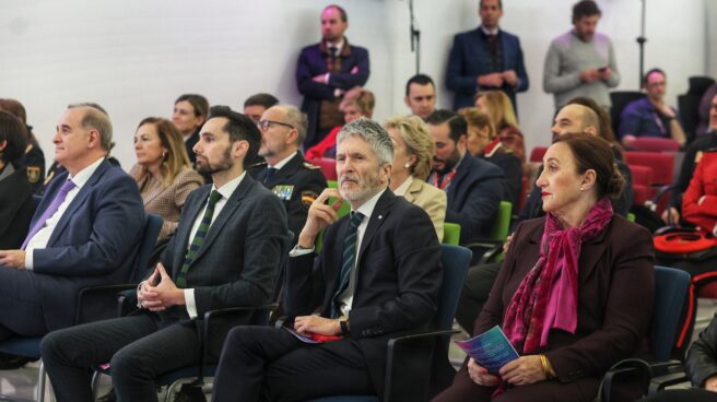 (I-D) El director general de la Policía, Francisco Pardo Piqueras; el ecretario de Estado de Seguridad, Rafael Pérez y el ministro del Interior, Fernando Grande-Marlaska, durante la inauguración de las III Jornadas sobre Mujer, Igualdad y Seguridad