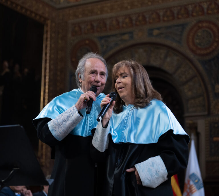 Serrat y Maria del Mar Bonet, investidos doctores Honoris causa por su papel en la música catalana