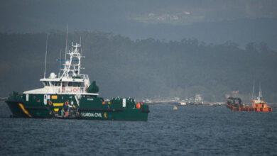 VÍDEO | Así ha reflotado la Guardia Civil el narcosubmarino de Arousa