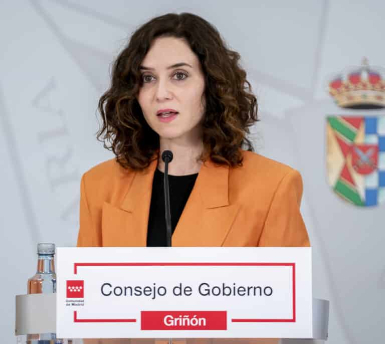 Ayuso va a por todas sin piedad