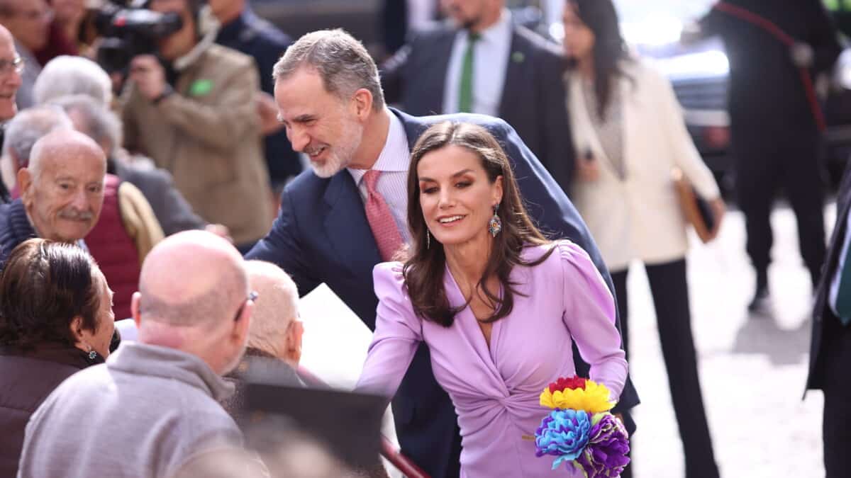 Los Reyes Felipe VI y Letizia llegan al Gran Teatro Falla para la inauguración del IX Congreso Internacional de la Lengua Española.