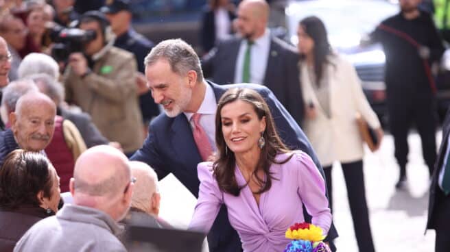 Los Reyes Felipe VI y Letizia llegan al Gran Teatro Falla para la inauguración del IX Congreso Internacional de la Lengua Española.