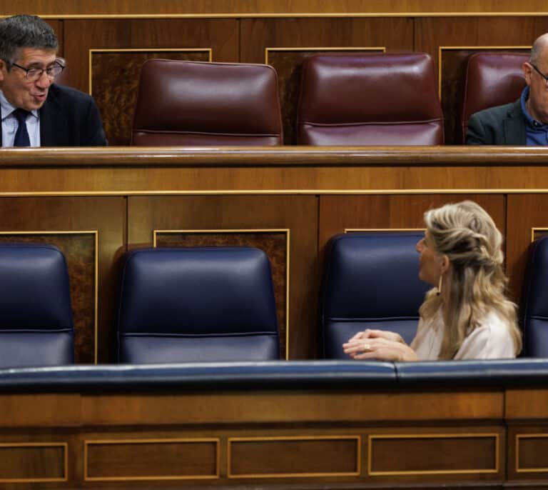 El Gobierno no endurecerá el registro de hijos por gestación subrogada y ataca a Feijóo por su falta de "criterio"