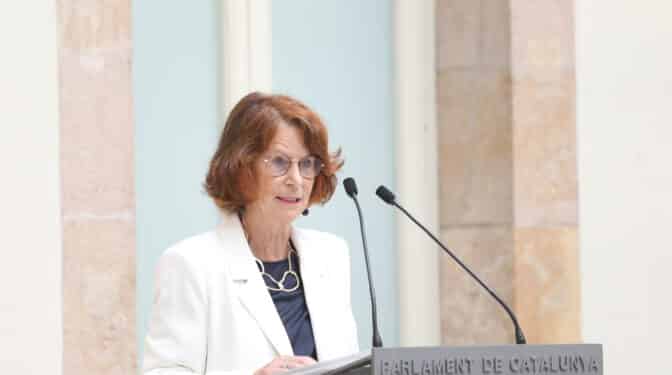 La defensora del pueblo catalana rechaza el 25% de español en los colegios