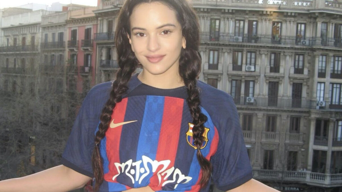 Rosalía canta una versión "Motomami" del himno del Barça