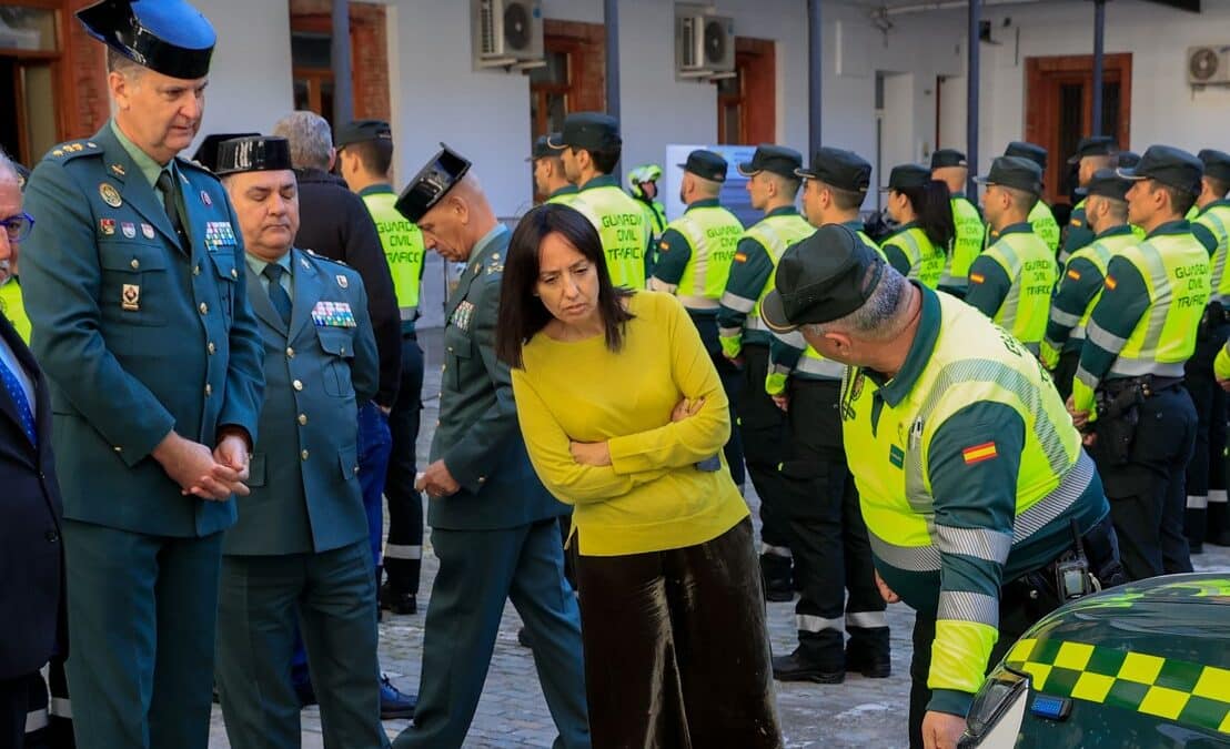 La nueva directora de la Guardia Civil, Mercedes González, preside el acto de presentación de los nuevos guardias civiles de Tráfico de Madrid (EFE).