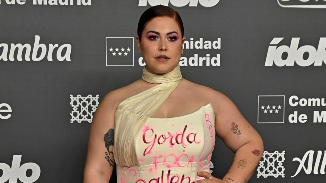 Mara Jiménez, conocida como Croquetamente, en la alfombra roja de los Idolo Mara Jiménez, conocida como Croquetamente, en la alfombra roja de los Idolo