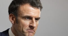Macron sigue su rumbo con las pensiones y mantiene a la primera ministra