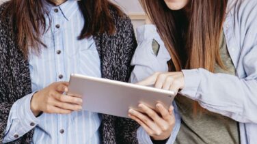 Las empresas tecnológicas se comprometen con la contratación de mujeres