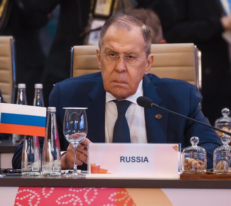 Blinken y Lavrov se reúnen por primera vez desde que Rusia invadió Ucrania
