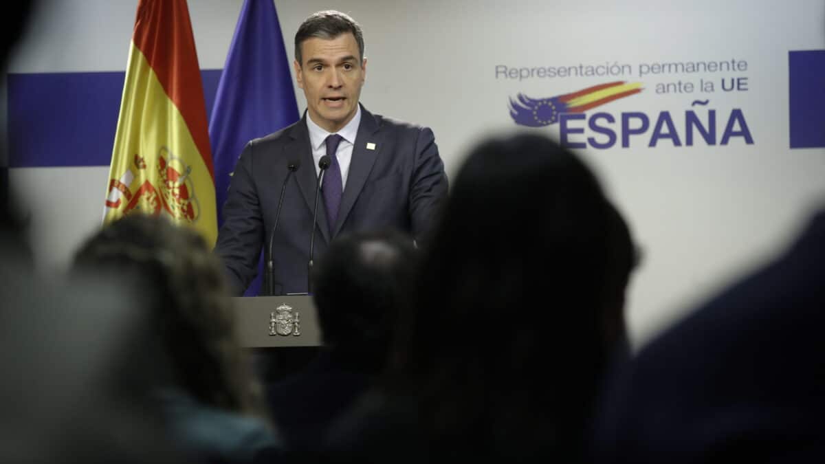 Brussels (Belgium), 24/03/2023.- Spain's Prime Minister Pedro Sanchez speaks during a press conference at the end of an EU Summit in Brussels, Belgium, 24 March 2023. EU leaders met for a two-day summit to discuss the latest developments in relation to 'Russia's war of aggression against Ukraine' and continued EU support for Ukraine and its people. The leaders were also debating on competitiveness, single market and the economy, energy, external relations among other topics, including migration. (Bélgica, Rusia, España, Ucrania, Bruselas) EFE/EPA/OLIVIER HOSLET