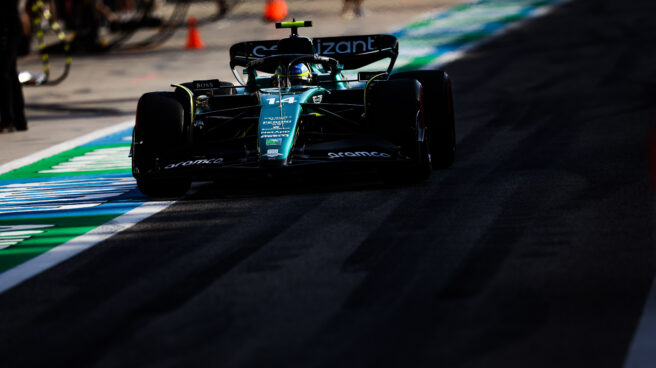 El Aston Martin de Fernando Alonso, durante los Entrenamientos Libres de Bahréin.