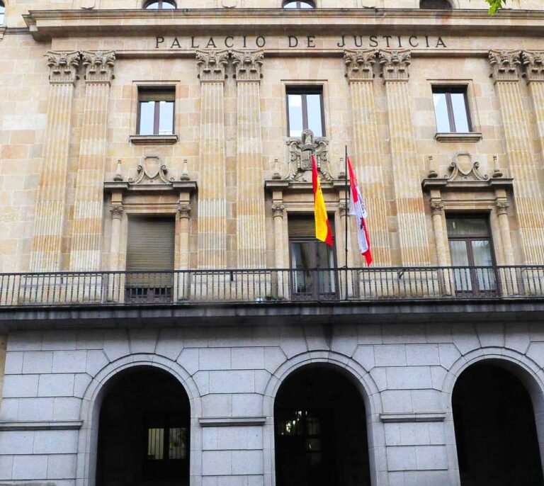Rebajan nueve años de condena al hombre que violó a tres mujeres en Salamanca en 2009