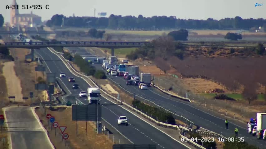 Imagen de la autovía cortada tras el accidente