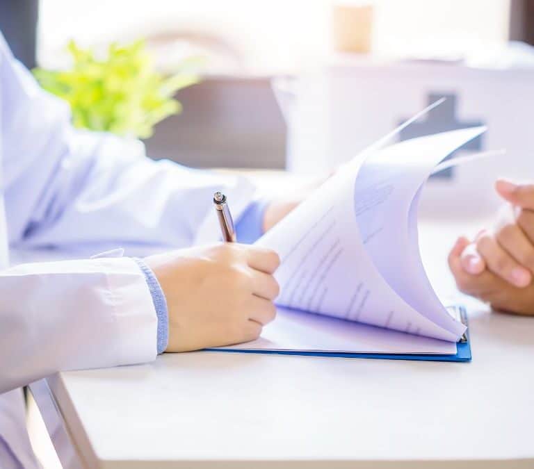 Los trabajadores que encadenan más de una baja laboral aumentan un 27% en cinco años