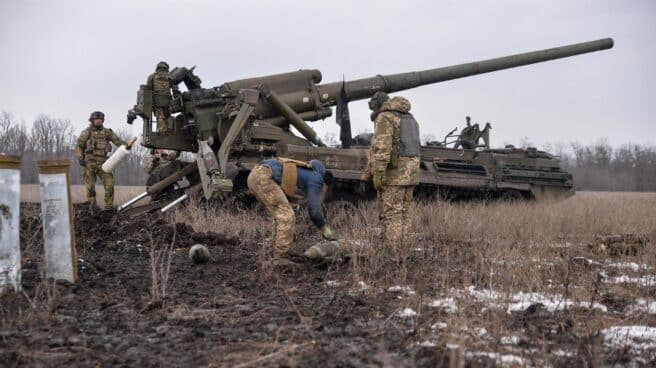 The Ukrainian military fire in the direction of Bakhmut.