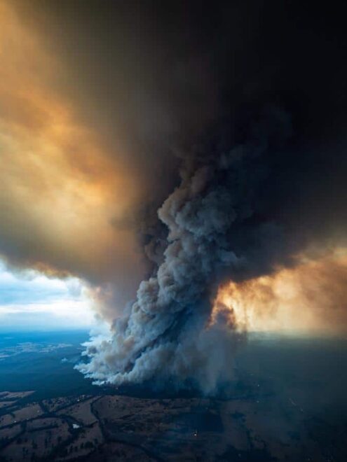 Columna de humo proveniente de los incendios de Australia de 2020.