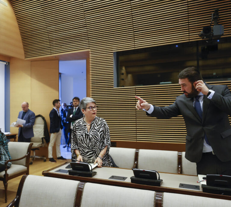 Olona agradece a Bildu y ERC que hayan tumbado la reforma de la 'ley mordaza': "Hoy se han ganado el sueldo"