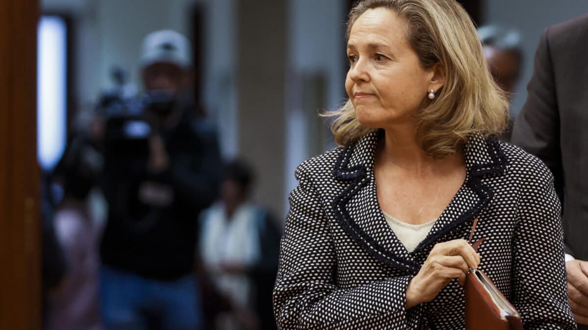 MADRID, 23/03/2023.- La vicepresidenta primera del Gobierno y ministra de Asuntos Económicos, Nadia Calviño, comparece en la Comisión de Asuntos Económicos a petición propia en el Congreso de los Diputados en Madrid para explicar la situación económica general e informar sobre los últimos avances relativos al Plan de Recuperación, Transformación y Resiliencia de la economía española, entre otros asuntos. EFE/ Mariscal