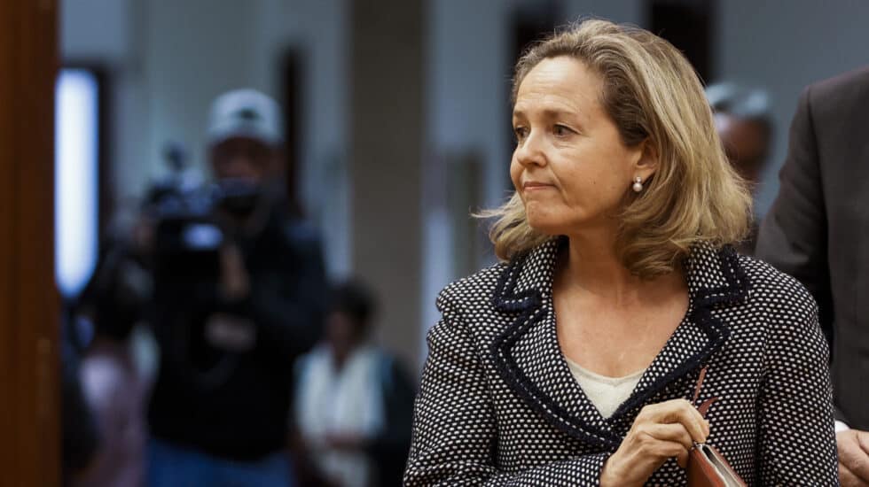 MADRID, 23/03/2023.- La vicepresidenta primera del Gobierno y ministra de Asuntos Económicos, Nadia Calviño, comparece en la Comisión de Asuntos Económicos a petición propia en el Congreso de los Diputados en Madrid para explicar la situación económica general e informar sobre los últimos avances relativos al Plan de Recuperación, Transformación y Resiliencia de la economía española, entre otros asuntos. EFE/ Mariscal