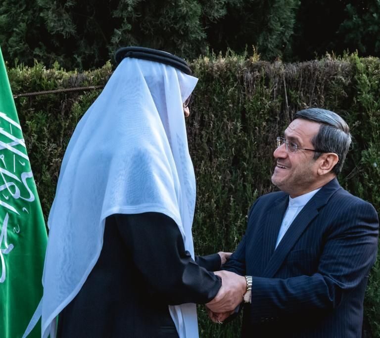 El embajador de Irán asiste por primera vez a la cena de Ramadán en la embajada de Arabia Saudí en Madrid