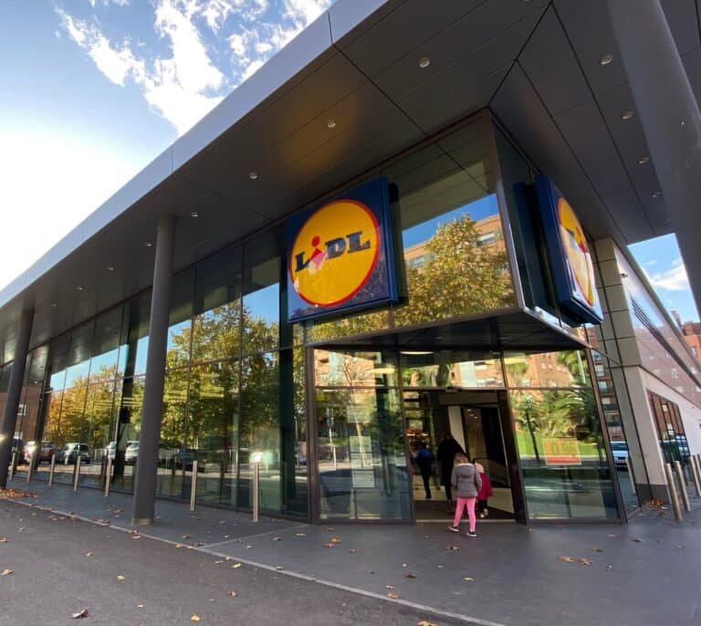 Los alemanes Lidl y Aldi todavía suman 500 tiendas menos que Mercadona pese al aluvión de aperturas