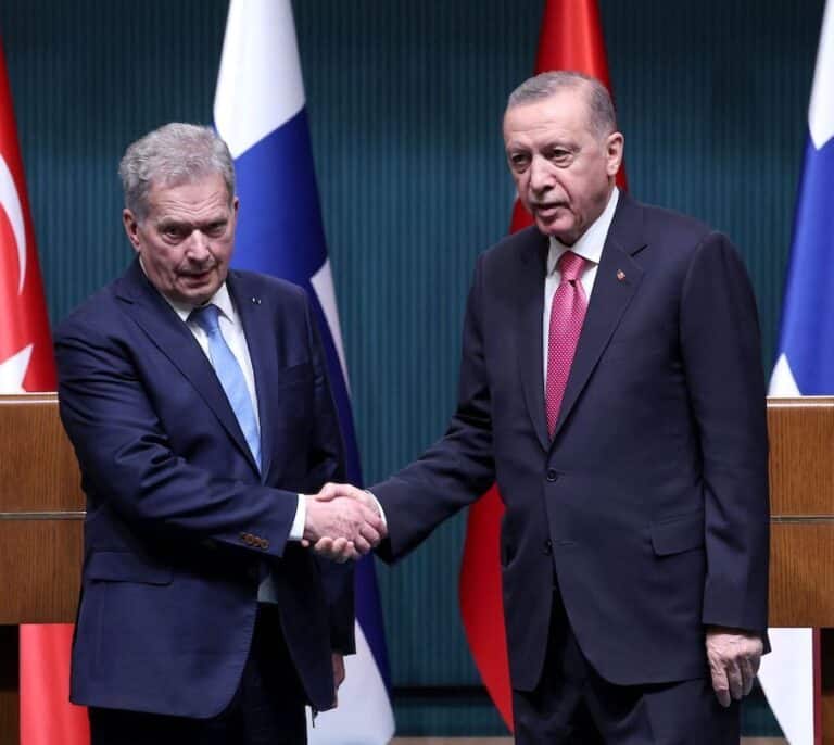 El Parlamento de Turquía ratifica el ingreso de Finlandia en la OTAN
