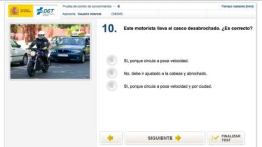 Pillado in fraganti con una microcámara en el examen teórico de conducir