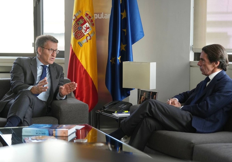 Alberto Núñez Feijóo y José María Aznar, esta tarde en el despacho del presidente del PP