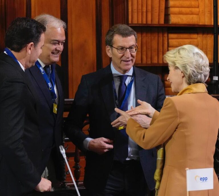 Feijóo carga contra Sánchez y Vox tras la moción: "A la política infantil y populista que hemos visto no me apunto"