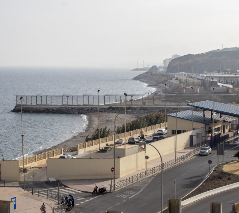 Los jóvenes que mataron a cuatro inmigrantes arrojándoles al mar en Ceuta se niegan a declarar