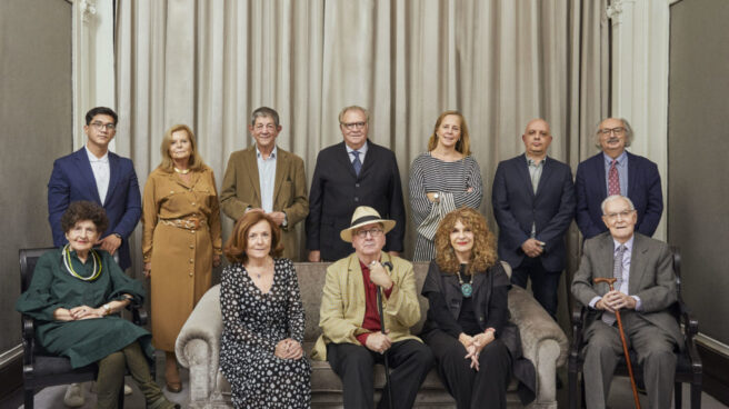 Pérez Ventura se convierte en el poeta más joven del Premio Loewe: "Es difícil escribir de amor, no tanto sentirlo" Jurado del XXXV Premio Internacional de Poesía