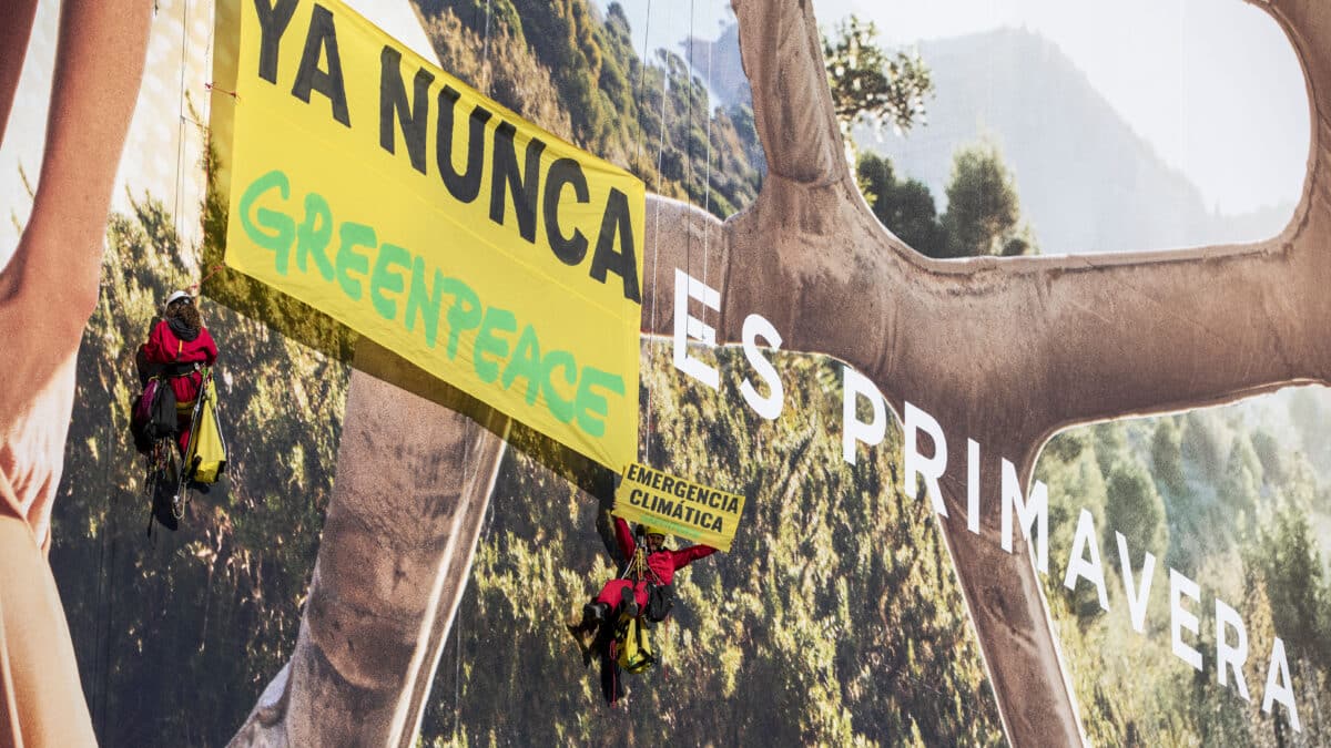 Greenpeace trolea la campaña de El Corte Inglés: "Ya nunca es primavera"