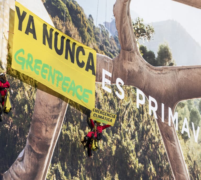 Greenpeace trolea la campaña de El Corte Inglés: "Ya nunca es primavera"
