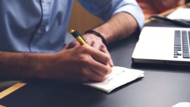 La RAE devuelve la tilde a la palabra 'sólo'