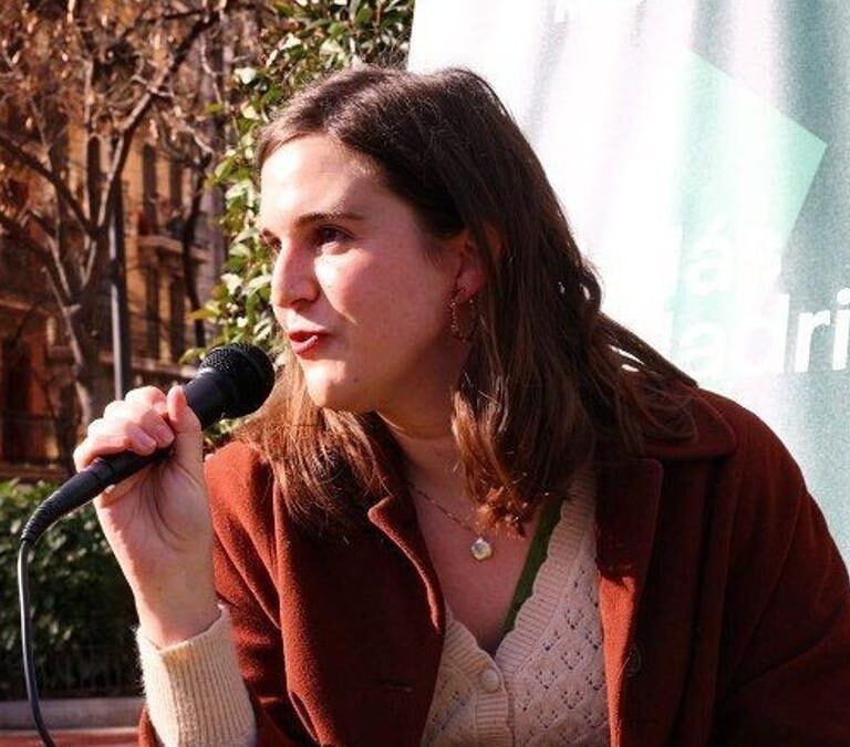 Echan de un pleno de distrito a un vocal de Vox por llamar "don Jaime" a la portavoz trans de Más Madrid