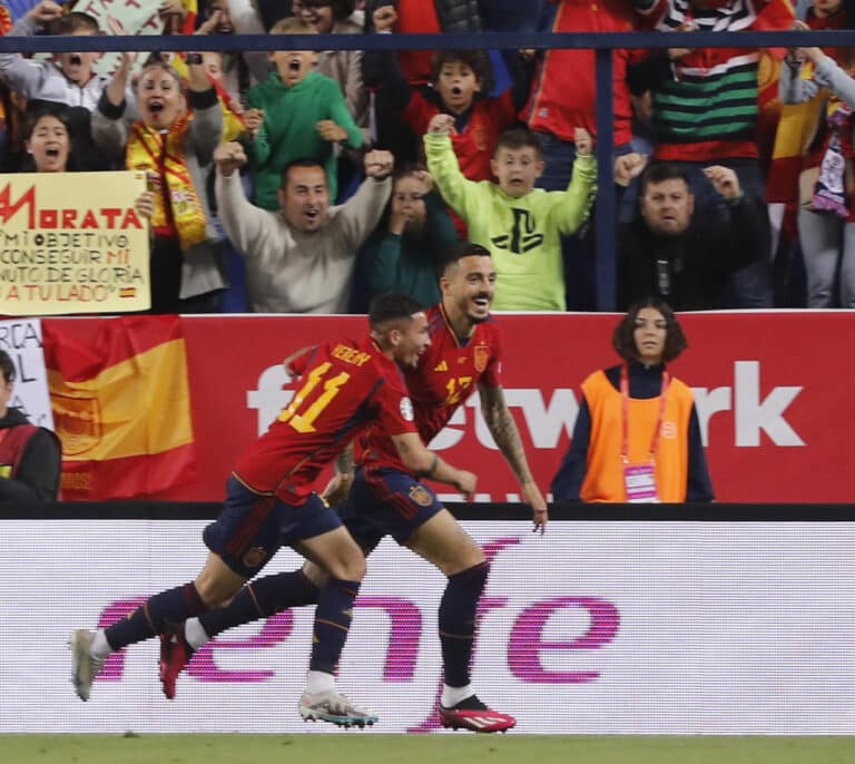 La España de Luis De la Fuente debuta con goleada y doblete del matador Joselu