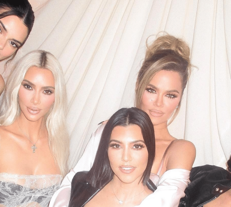 La "maldición Kardashian" ya ha afectado a Bad Bunny: la leyenda urbana que salpica a la familia