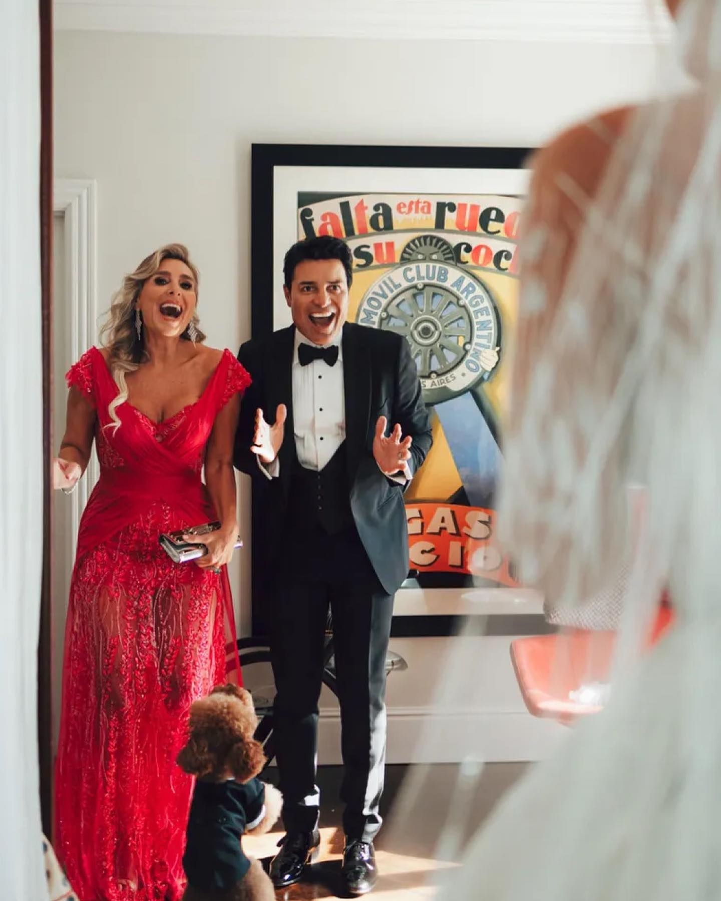 Chayanne y su mujer, Marilisa Maronesse, reaccionaron así al ver a su sobrina, Lele Pons, vestida de novia
