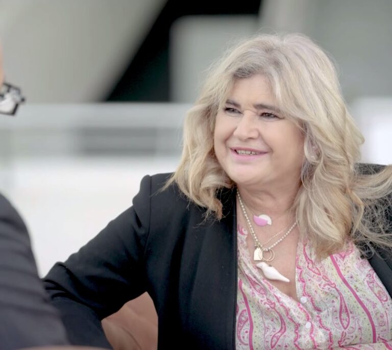 Lucía Etxebarria: "¿por qué la identidad racial no se puede elegir y la de sexo sí?"