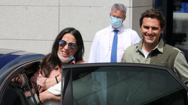 Malú y Albert Rivera reciben el alta médica tras el nacimiento de su hija Lucía, en Madrid