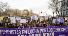 Una manifestación del 8-M pide la dimisión de Irene Montero al grito de "ser mujer no es un sentimiento"