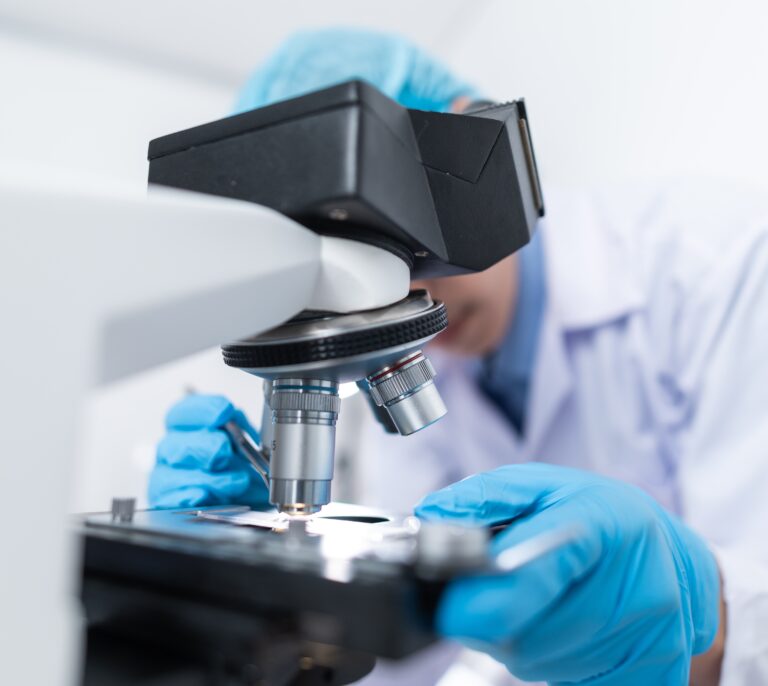 Una mujer se cura por primera vez del VIH tras un trasplante de médula con células de cordón umbilical