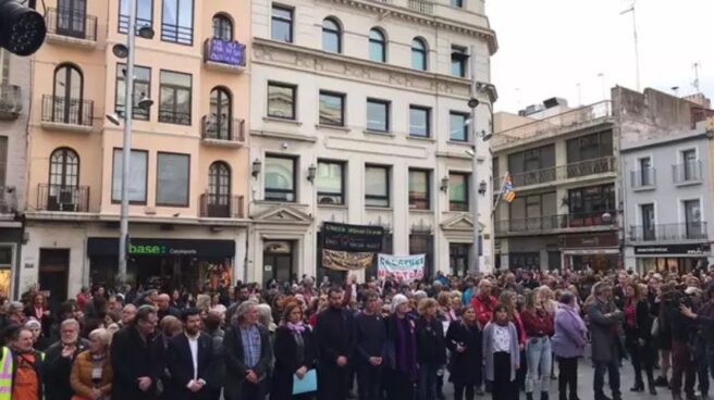 Concentración en el Ayuntamiento de Badalona