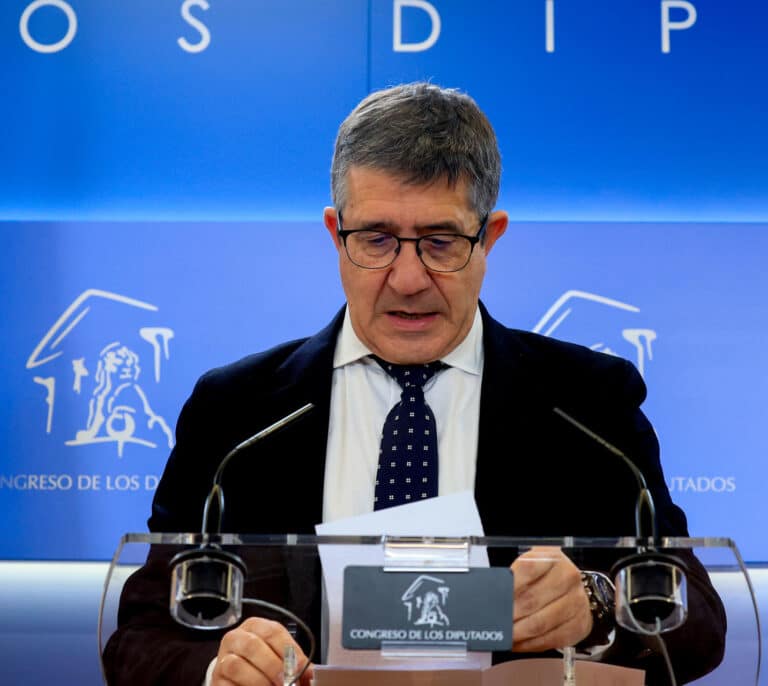 Los enfermos estallan por el 41º retraso del Gobierno a la ley de la ELA: "Es una broma de mal gusto"