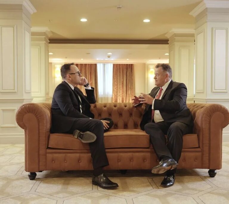 El mayordomo de Lady Di ataca duramente al príncipe Harry: "Le ha vendido el alma al diablo"