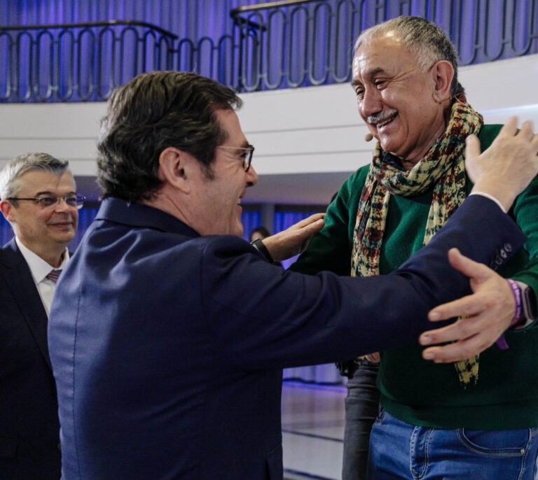 Sindicatos y patronal ultiman el acuerdo para subir los salarios