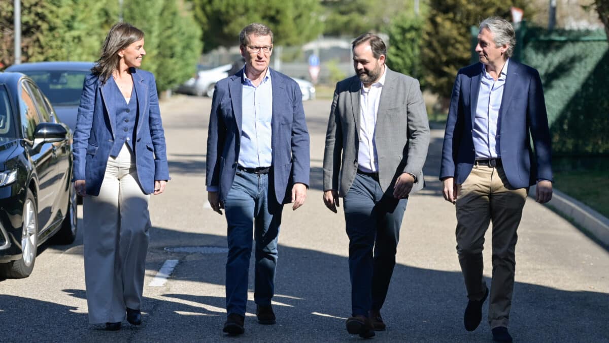 Carmen Fúnez, Alberto Núñez Feijóo, Paco Núñez e Iñigo de la Serna, en la presentación del programa del PP en Guadalajara.