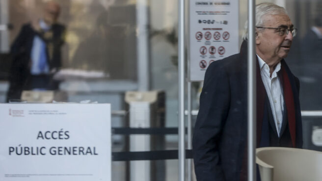 El exresponsable de las finanzas del PSPV-PSOE, Pepe Cataluña, antes de una declaración por el 'caso Azud'. El exresponsable de las finanzas del PSPV-PSOE, Pepe Cataluña, antes de una declaración por el 'caso Azud'.